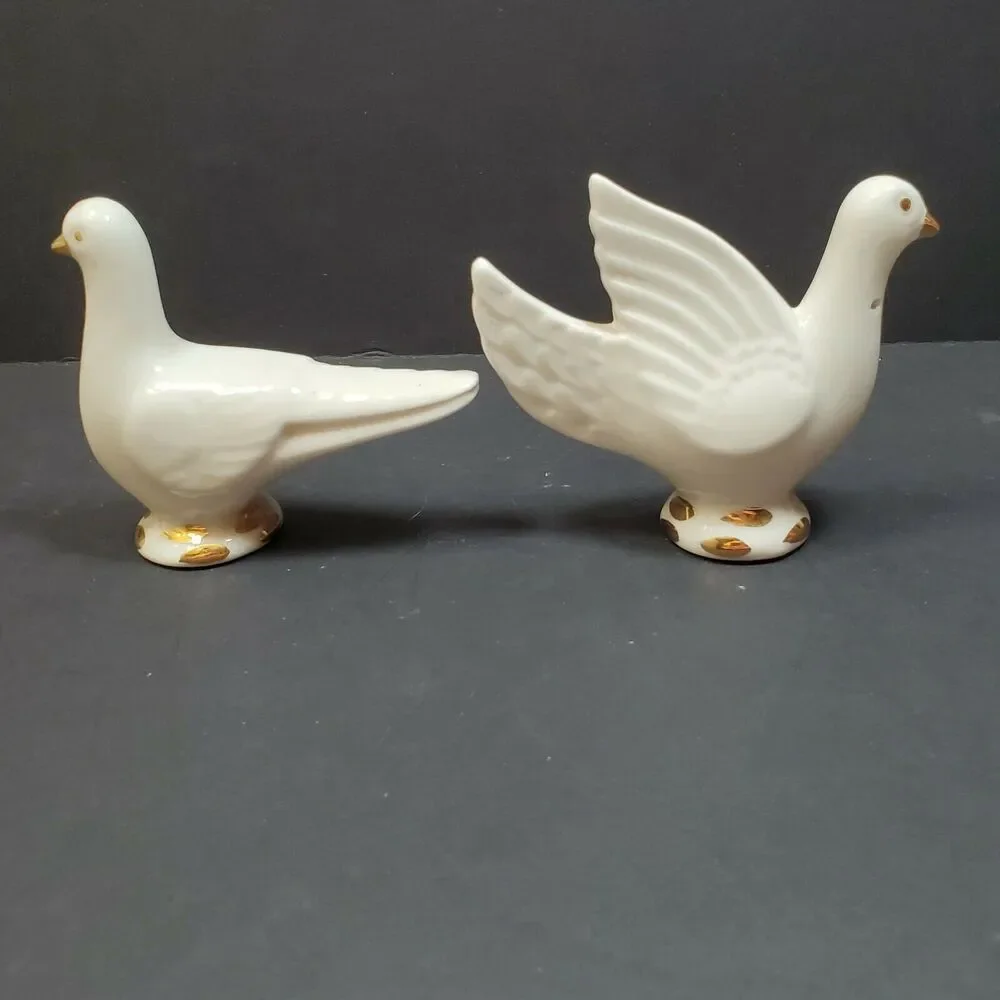 Elbee Art Cleveland Dove Salt & Pepper Shakers w/ Foil Label Hand Decorated